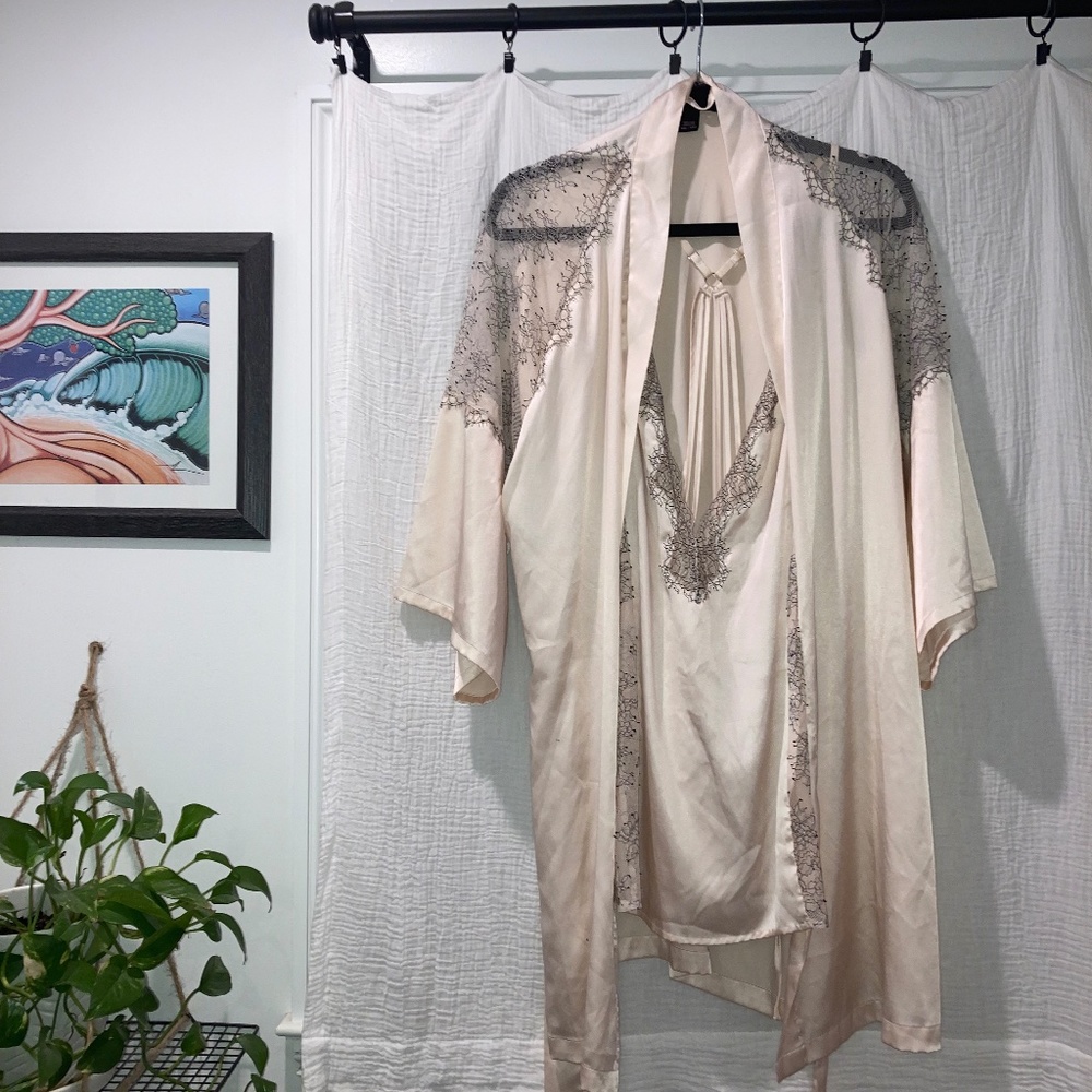Victorias Secret  night gown and robe  soft creamy pink color